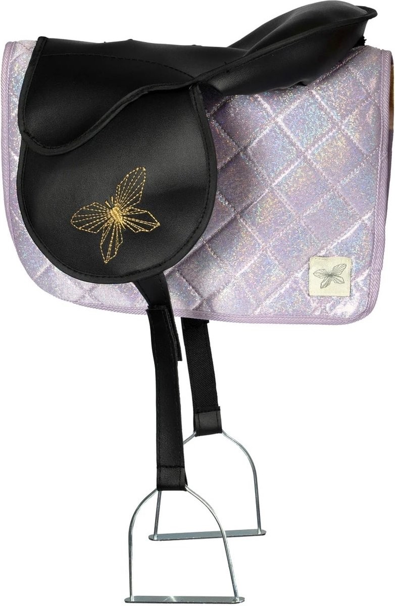 https://hobbyhorsefun.nl/wp-content/uploads/2025/01/stokpaard-zadeldekje-en-glitter-muts-lila-1.jpg