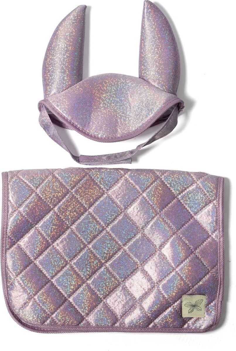 https://hobbyhorsefun.nl/wp-content/uploads/2025/01/stokpaard-zadeldekje-en-glitter-muts-lila.jpg