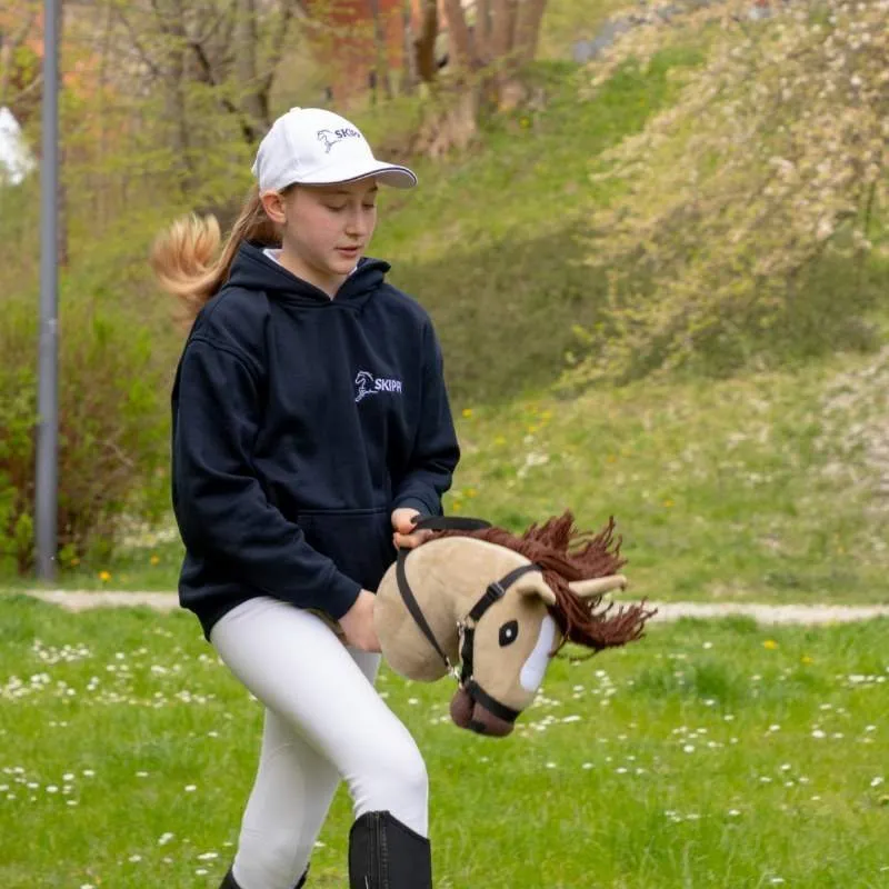 https://hobbyhorsefun.nl/wp-content/uploads/2025/05/Skippi-Hobby-Horse-Kameel-Kleurig-7.webp