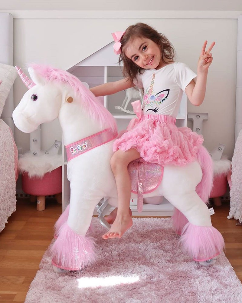 https://hobbyhorsefun.nl/wp-content/uploads/2025/06/ponycycle-glitter-unicorn-ux402-voor-kinderen-van-4-tot-9-jaar-10.jpg