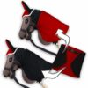 Stijlvolle Hobby Horse Deken en Muts – Roze Fluweel van ByAstrup De Hobby Horse specialist van Nederland en België Hobby-Horse-oorbeschermer-en-Deken-rood-zwart-7